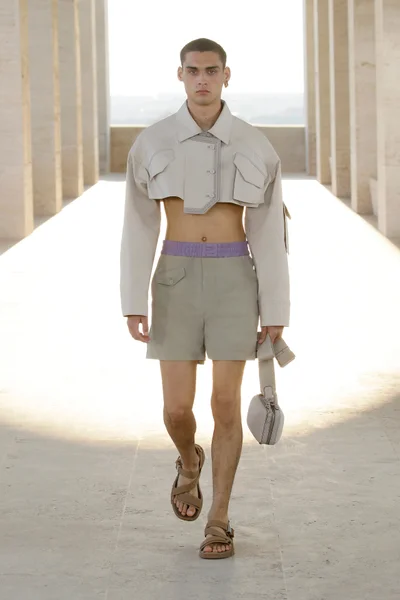Look 5